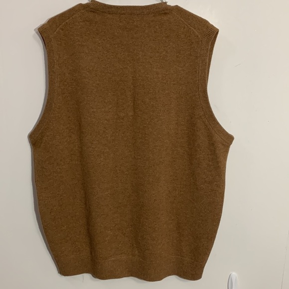 L.L. Bean V Neck 100% Lamb’s Wool sweater vest, Sz XL-Tall good condition - Picture 2 of 4